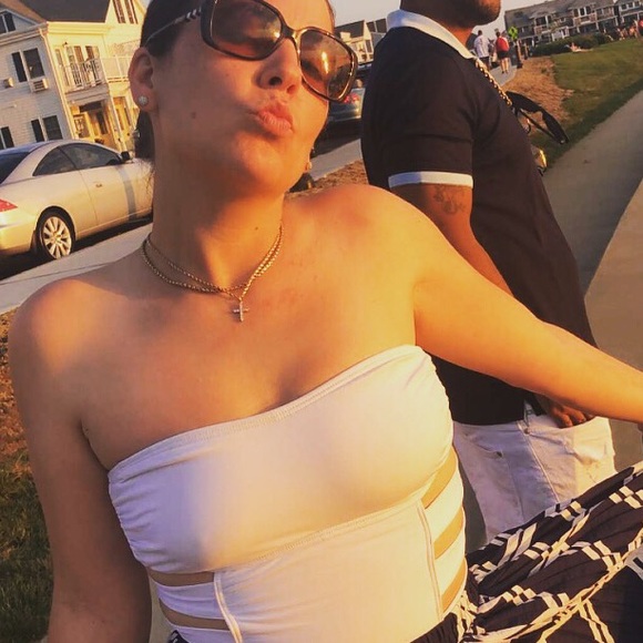 COPY - Meet your Posher, Christine - Picture 2 of 4